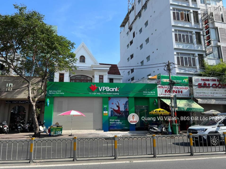 Bán căn MT Nguyễn Thị Thập Q7. DT 12x33,5m (CN: 318,5m2), giá 80 tỷ (TL). Đang cho thuê 130tr/th