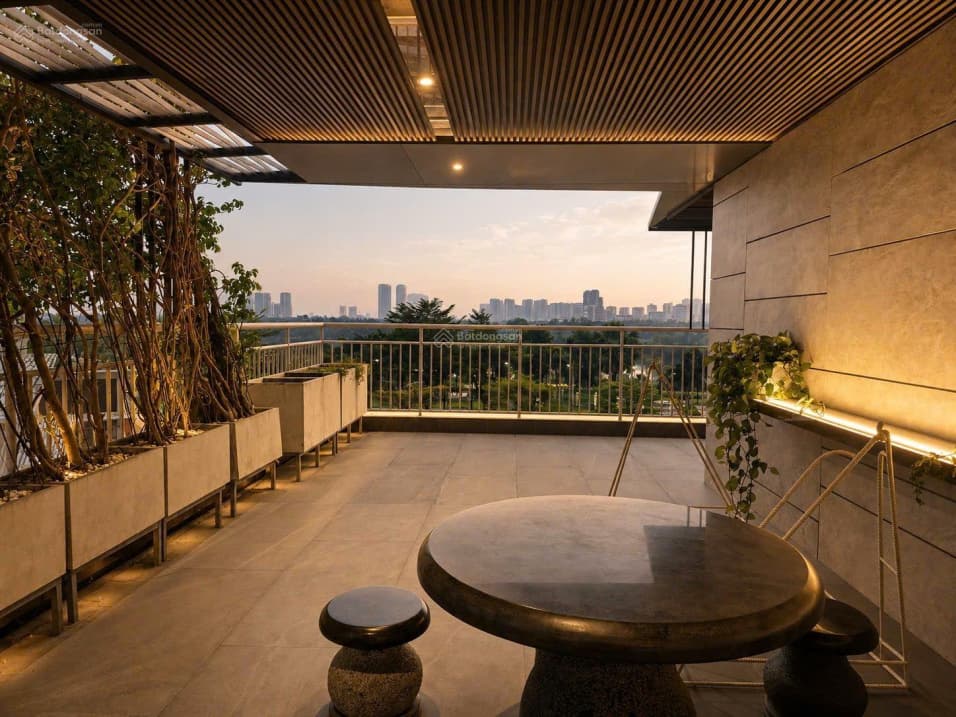 Bán căn hộ sân vườn Riverside Residence - 28 tỷ Phú Mỹ Hưng. Liên hệ em Loan 0907 904 ***