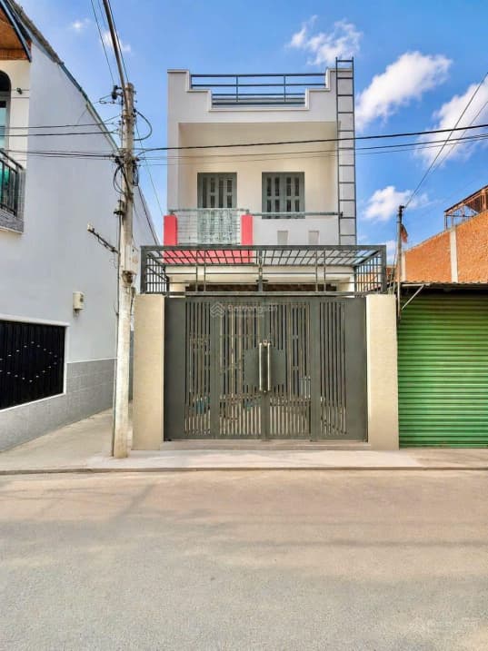 Bán nhà hẻm xe hơi 95 Lê Văn Lương, Quận 7 | Vị trí cách siêu thị Lotte 500m, trệt lầu 3PN 3WC