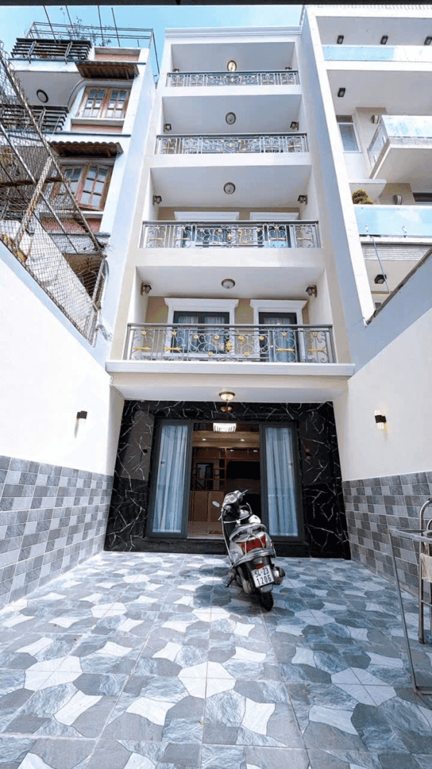 Nhà Đường số 9, phường Khánh Hội.