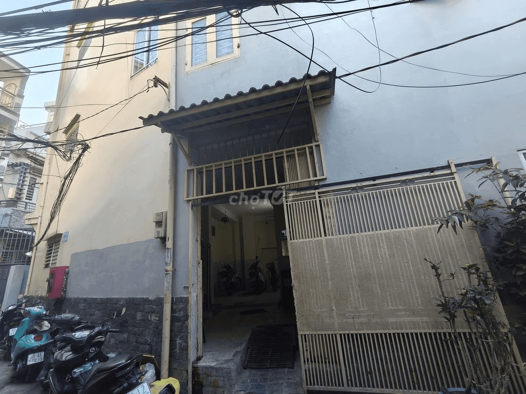 Nhà 746 Đoàn Văn Bơ, Phường Xóm Chiếu.