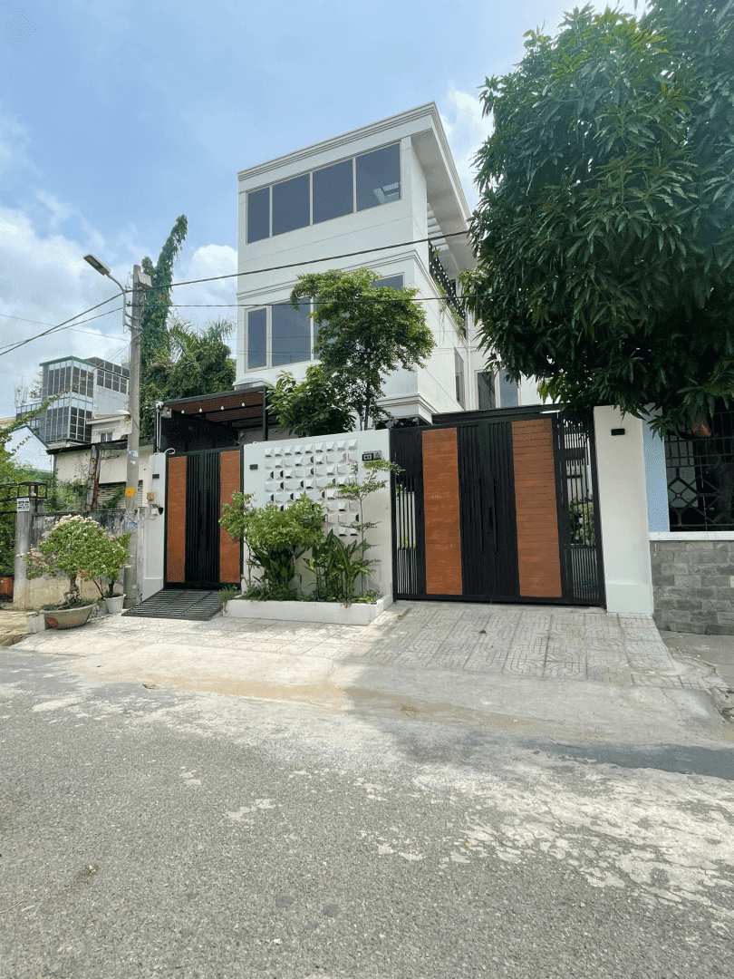 Biệt thự sân vườn tại Nguyễn Văn Quỳ, Phú Thuận (KDC Bộ Công An)