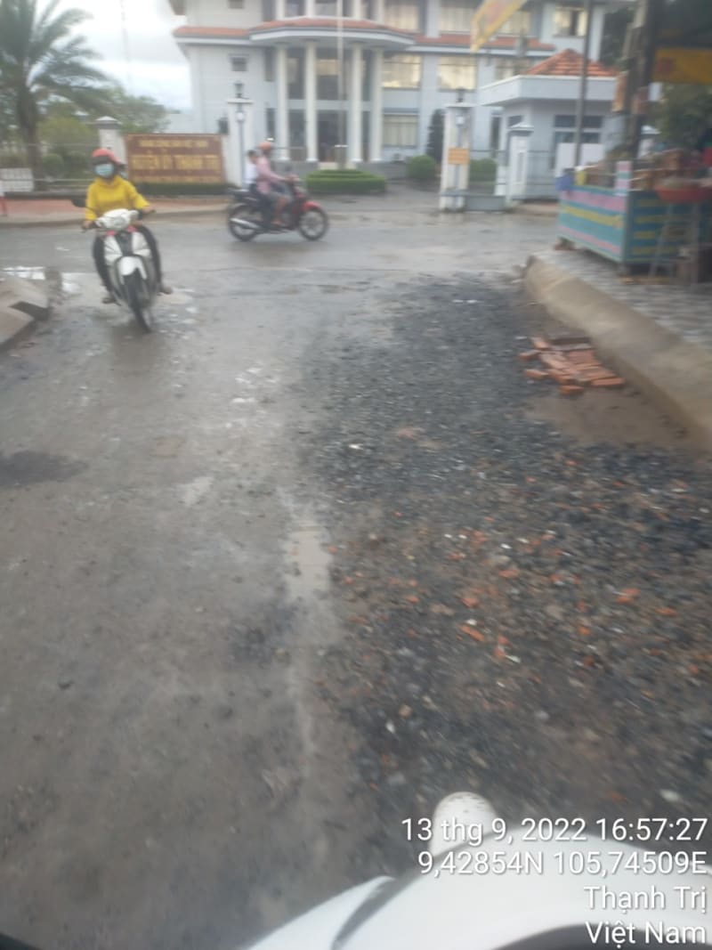 TT16 - Đường cặp công Viên