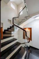 Bán nhà Q10 tầng 1-38m2, tầng lửng 30m2, tầng 3-38m2, tầng 4-38m2, tầng 5-38m2 có điện mặt trời