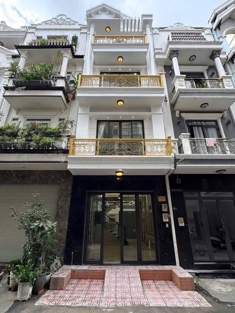 Nhà bán Hoàng Quốc Việt, Phường Tân Thuận, TPHCM