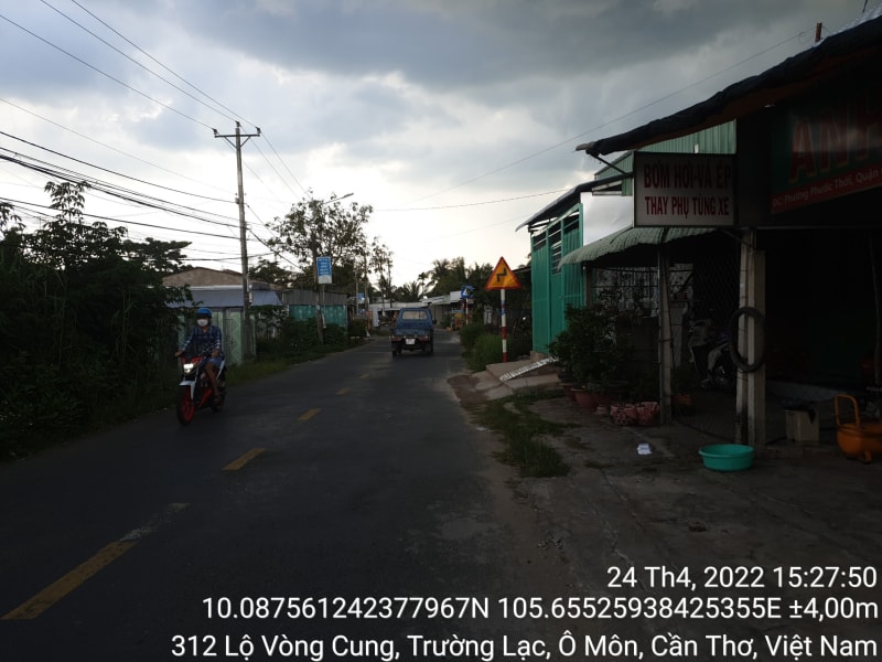 OM51, Lộ Vòng Cung ( đường tỉnh 923), từ cầu giáo dẫn đến Trung tâm quy hoạch phường Trường Lạc bên phải